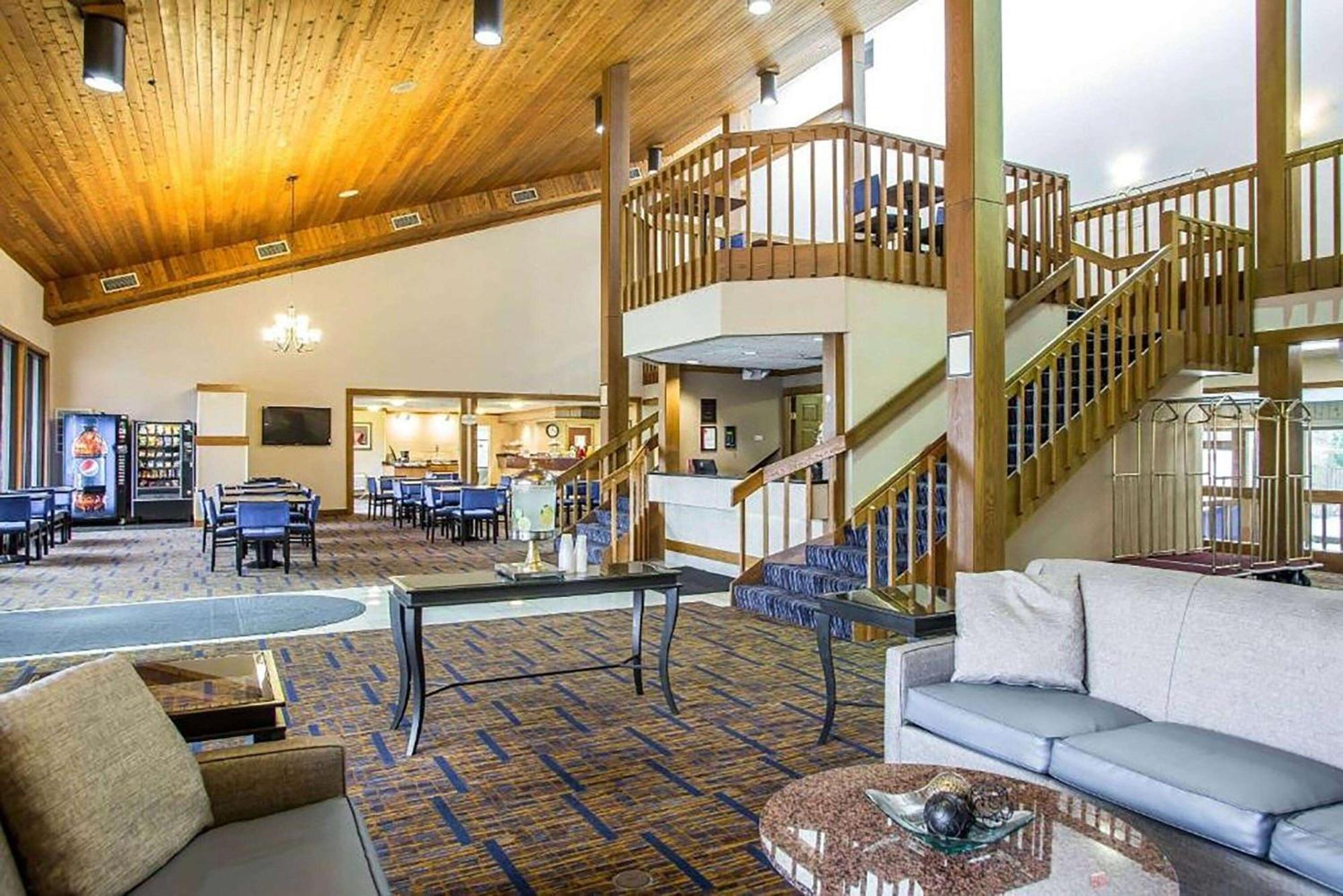 Howard Johnson By Wyndham เมอร์ริลวิลล์ ภายนอก รูปภาพ