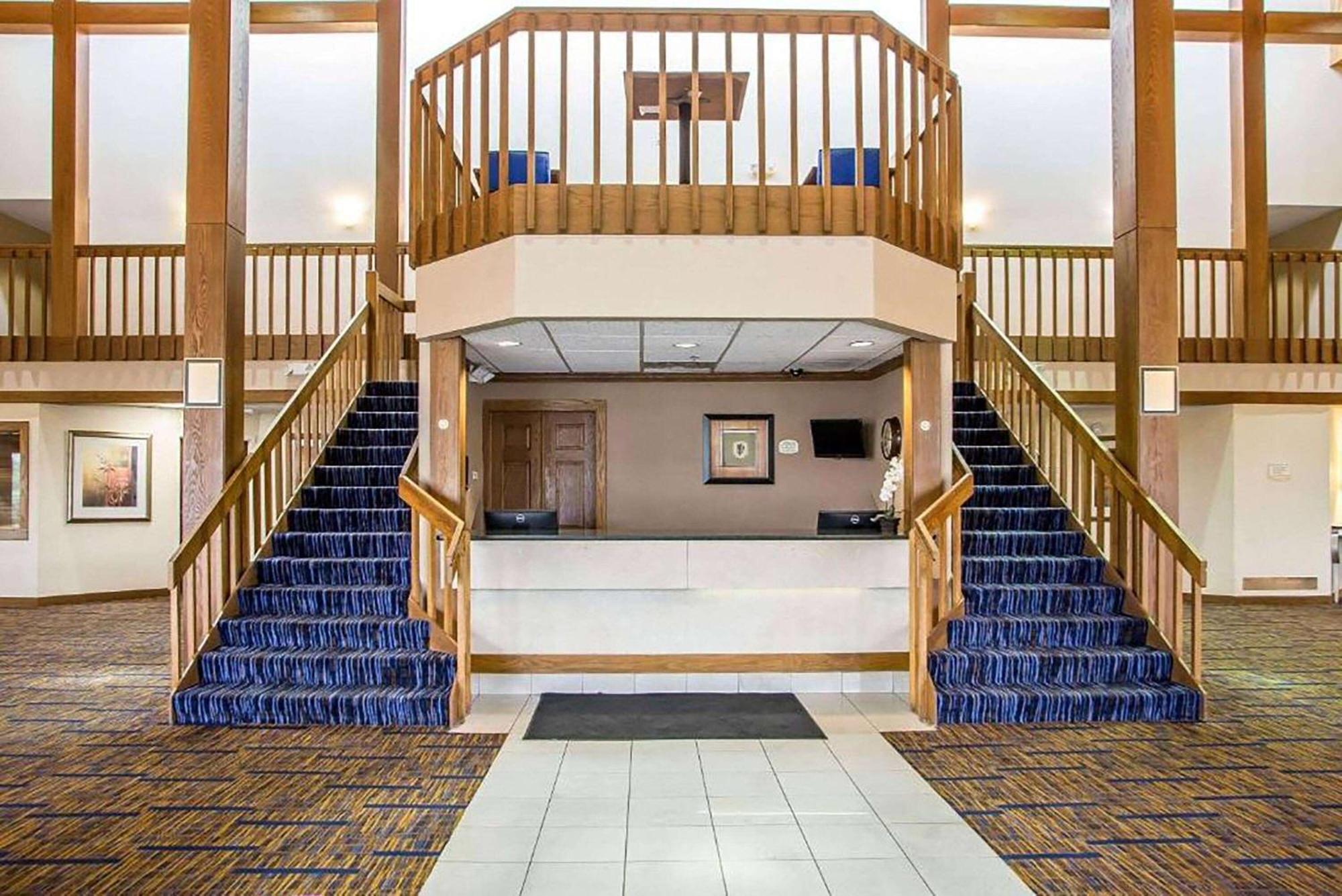 Howard Johnson By Wyndham เมอร์ริลวิลล์ ภายนอก รูปภาพ